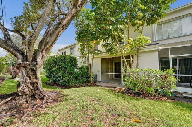 43 Simonton Cir, Weston, FL 33326