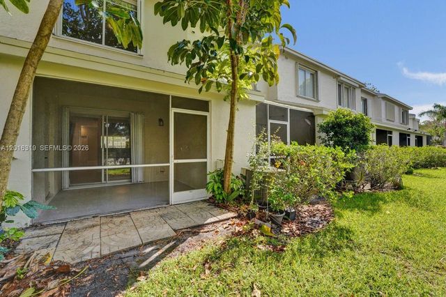 43 Simonton Cir, Weston, FL 33326