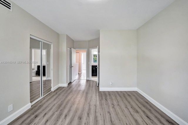 43 Simonton Cir, Weston, FL 33326
