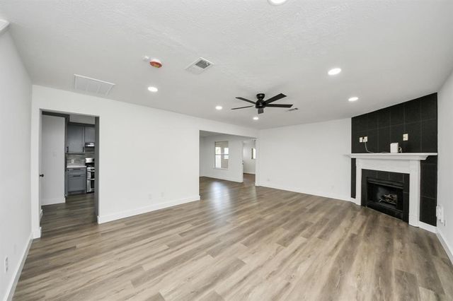 16527 N Mist Drive, Houston, TX 77073