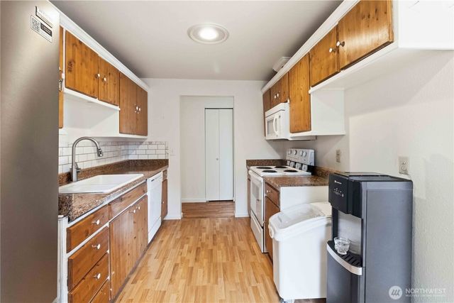 25327 118th Avenue SE, Kent, WA 98030