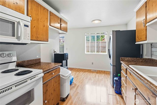25327 118th Avenue SE, Kent, WA 98030