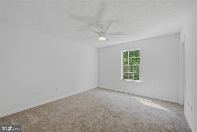 17 MIDNOON DR, Martinsburg, WV 25404