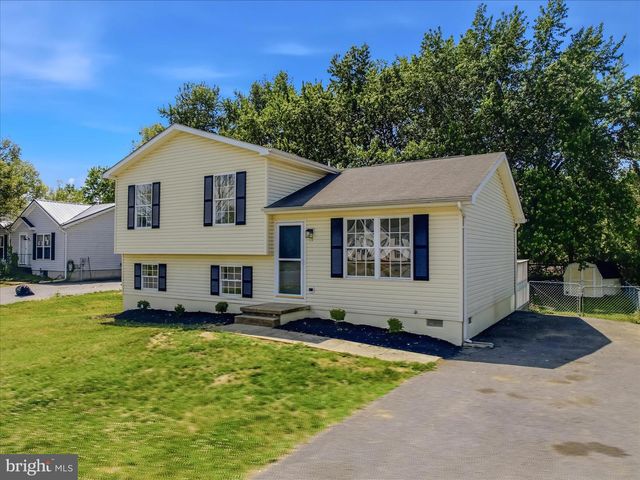 17 MIDNOON DR, Martinsburg, WV 25404