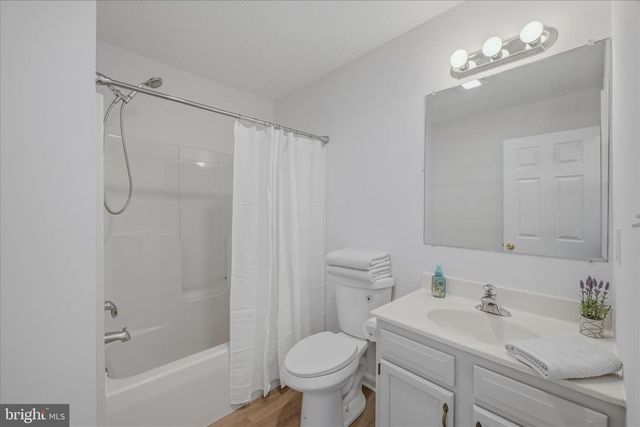17 MIDNOON DR, Martinsburg, WV 25404