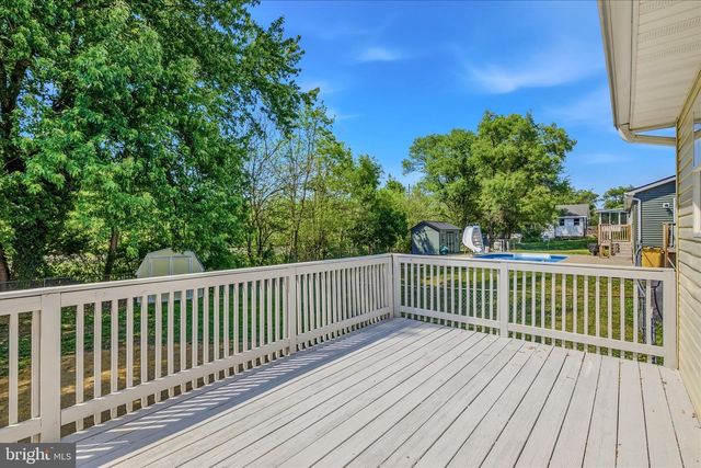 17 MIDNOON DR, Martinsburg, WV 25404
