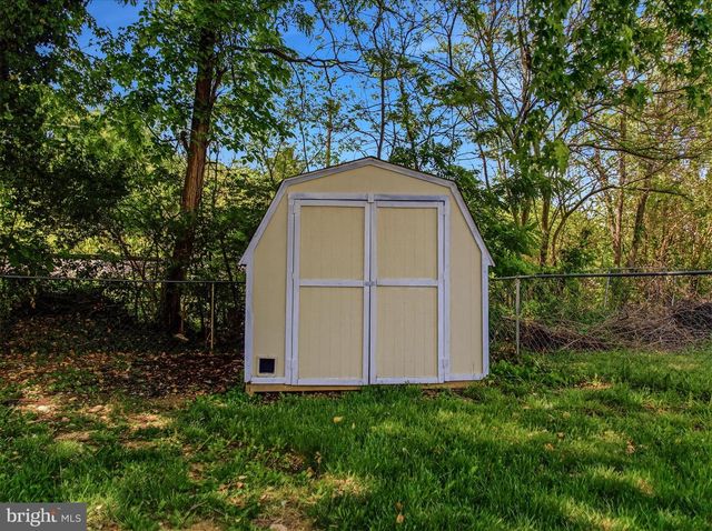 17 MIDNOON DR, Martinsburg, WV 25404