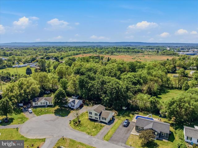 17 MIDNOON DR, Martinsburg, WV 25404