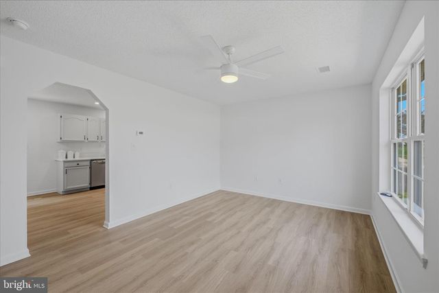 17 MIDNOON DR, Martinsburg, WV 25404
