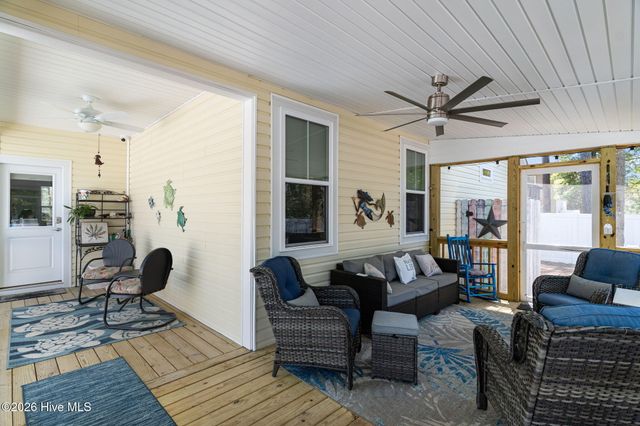 161 NE 31st Street, Oak Island, NC 28465
