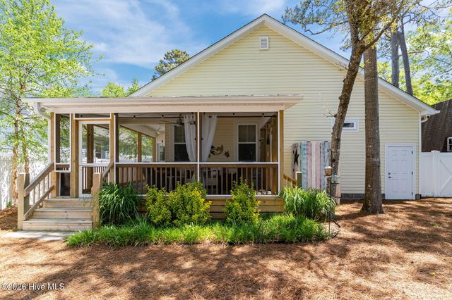 161 NE 31st Street, Oak Island, NC 28465