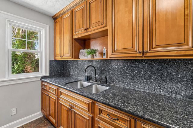 1605 Felch Ave, Jacksonville, FL 32207