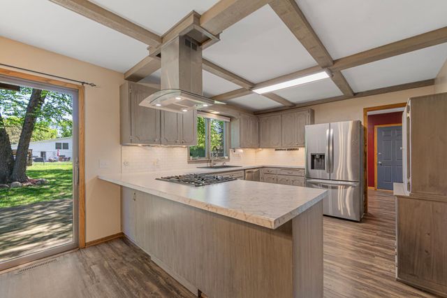 421 10th Avenue SE, Faribault, MN 55021