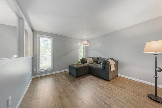 421 10th Avenue SE, Faribault, MN 55021