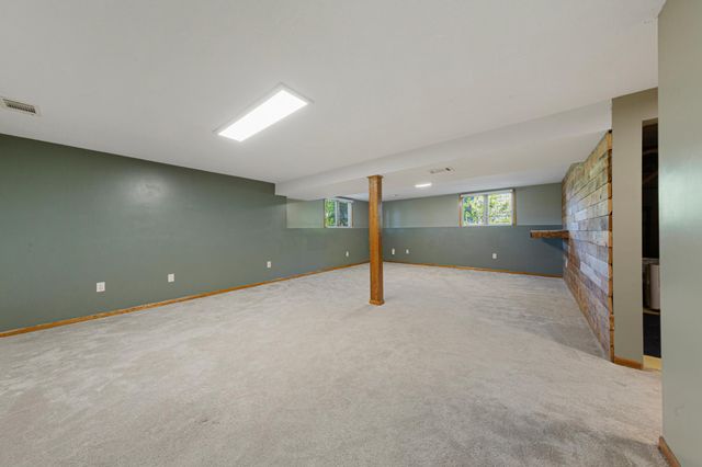 421 10th Avenue SE, Faribault, MN 55021