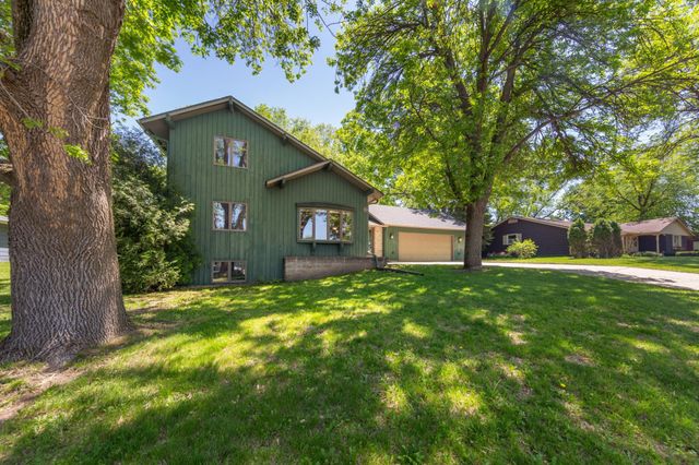 421 10th Avenue SE, Faribault, MN 55021