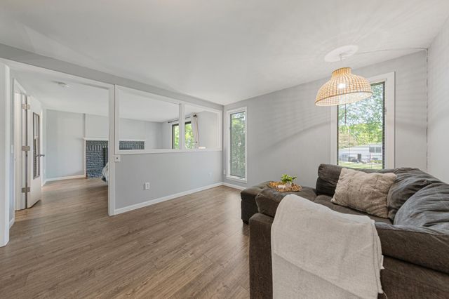 421 10th Avenue SE, Faribault, MN 55021