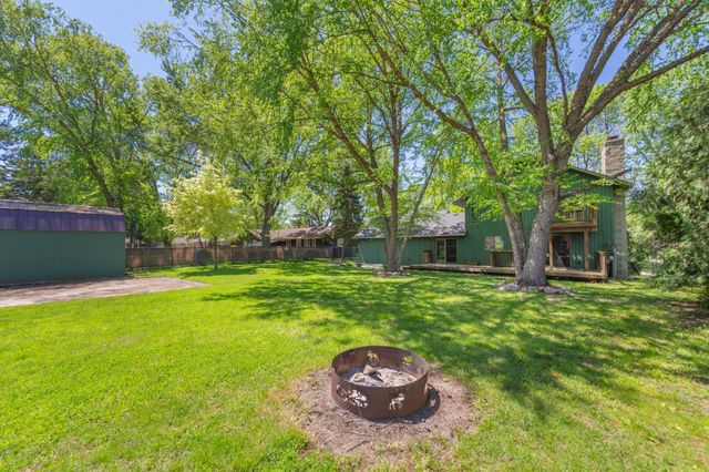 421 10th Avenue SE, Faribault, MN 55021
