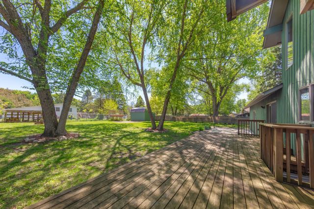 421 10th Avenue SE, Faribault, MN 55021