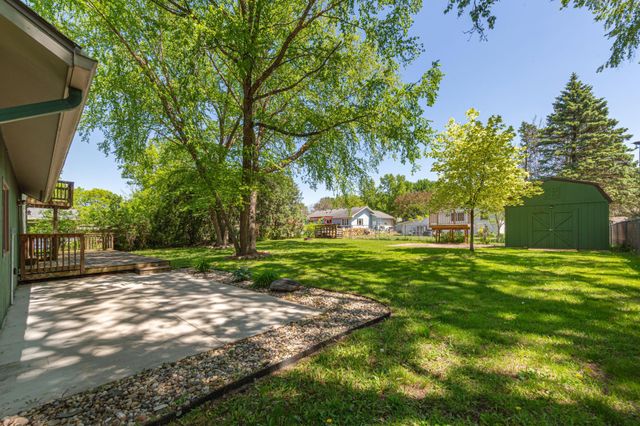 421 10th Avenue SE, Faribault, MN 55021