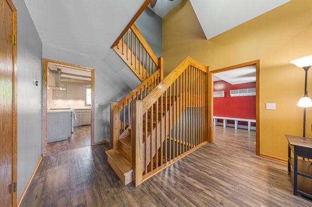 421 10th Avenue SE, Faribault, MN 55021