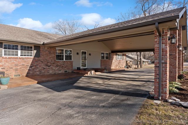 17837 E Brady Street, Catoosa, OK 74015