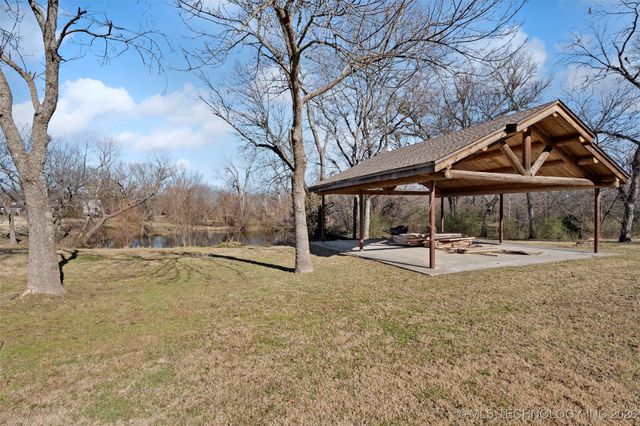 17837 E Brady Street, Catoosa, OK 74015