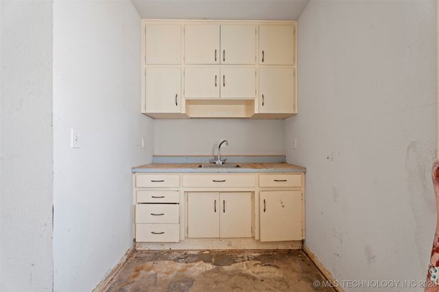 17837 E Brady Street, Catoosa, OK 74015