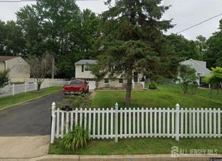 21 Madeline Court, Helmetta, NJ 08828