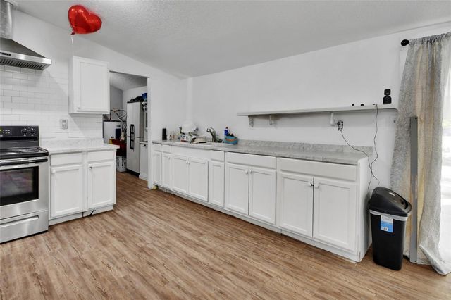 2525 VISTA PARK DRIVE, Deland, FL 32724