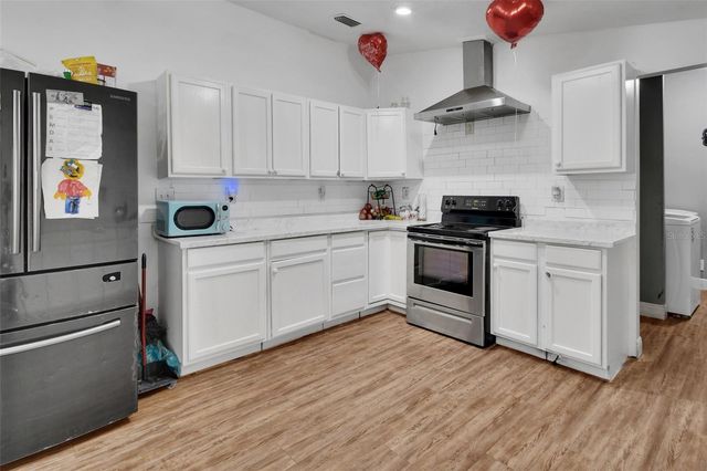 2525 VISTA PARK DRIVE, Deland, FL 32724