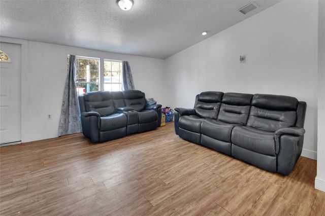 2525 VISTA PARK DRIVE, Deland, FL 32724