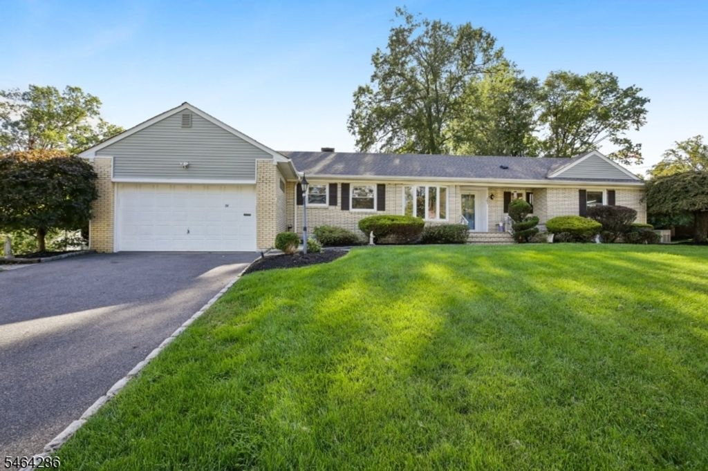 351 Old Tote Rd, Mountainside Boro, NJ 07092 — exterior