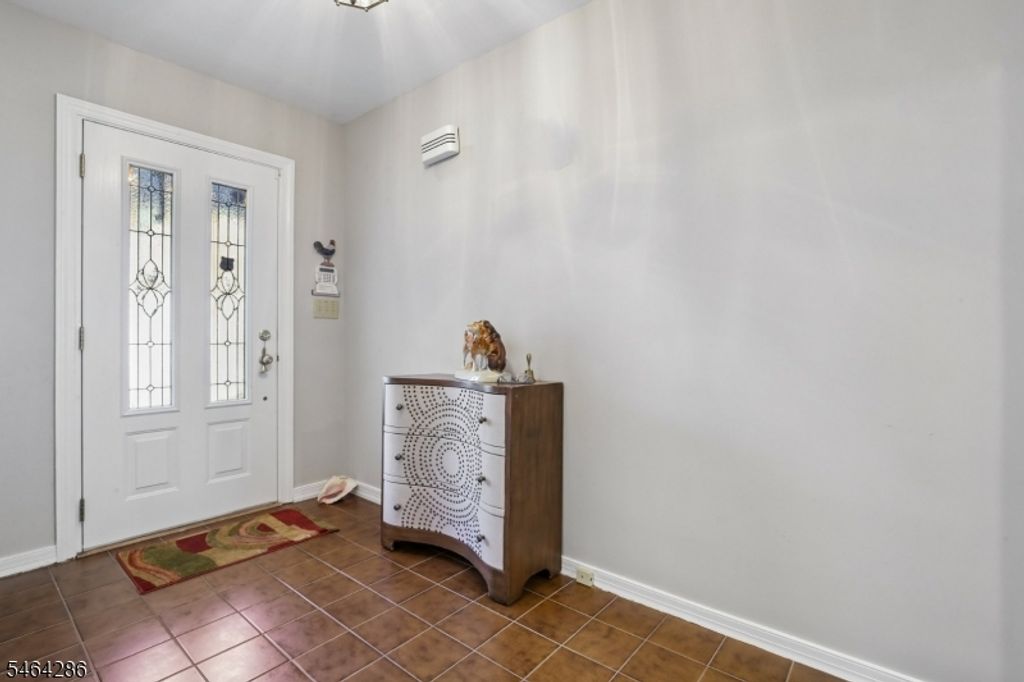 351 Old Tote Rd, Mountainside Boro, NJ 07092 — photo 5