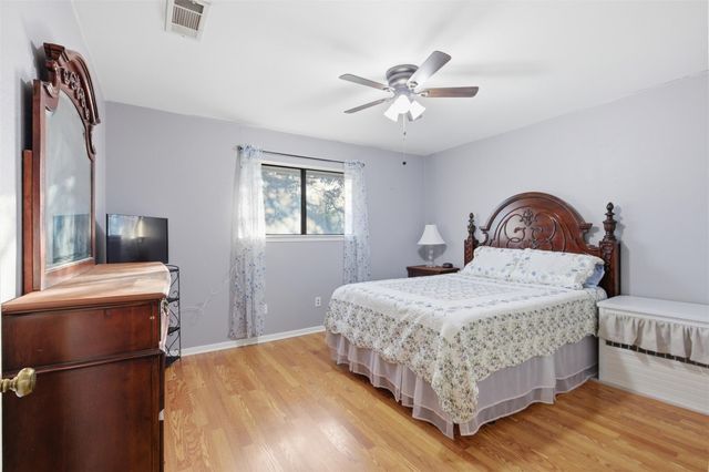 105 Norwood DR B, Georgetown, TX 78628