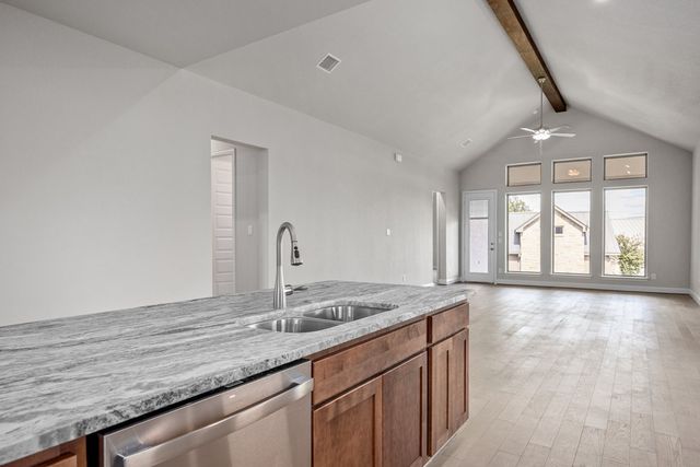 3301 Shelton Dr, Kerrville, TX 78028