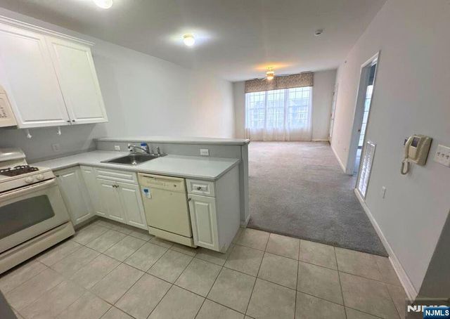 134 Cory Lane 134, Elmwood Park, NJ 07407