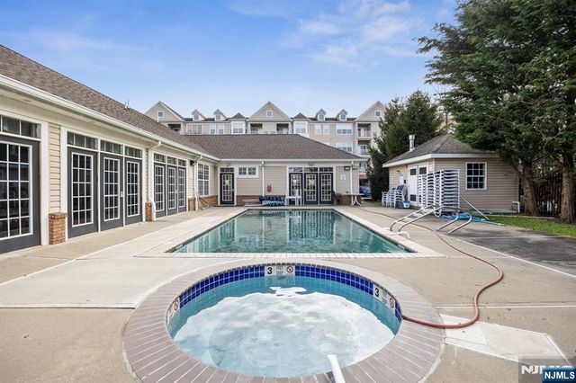 134 Cory Lane 134, Elmwood Park, NJ 07407