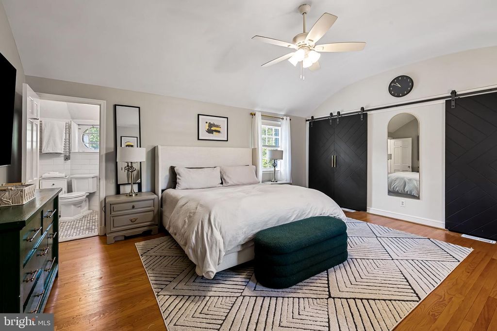 Image 20 of property listing at 212 SAINT DUNSTANS RD, Baltimore, MD 21212