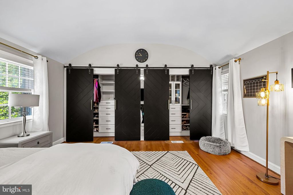 Image 22 of property listing at 212 SAINT DUNSTANS RD, Baltimore, MD 21212