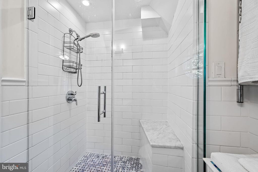 Image 25 of property listing at 212 SAINT DUNSTANS RD, Baltimore, MD 21212
