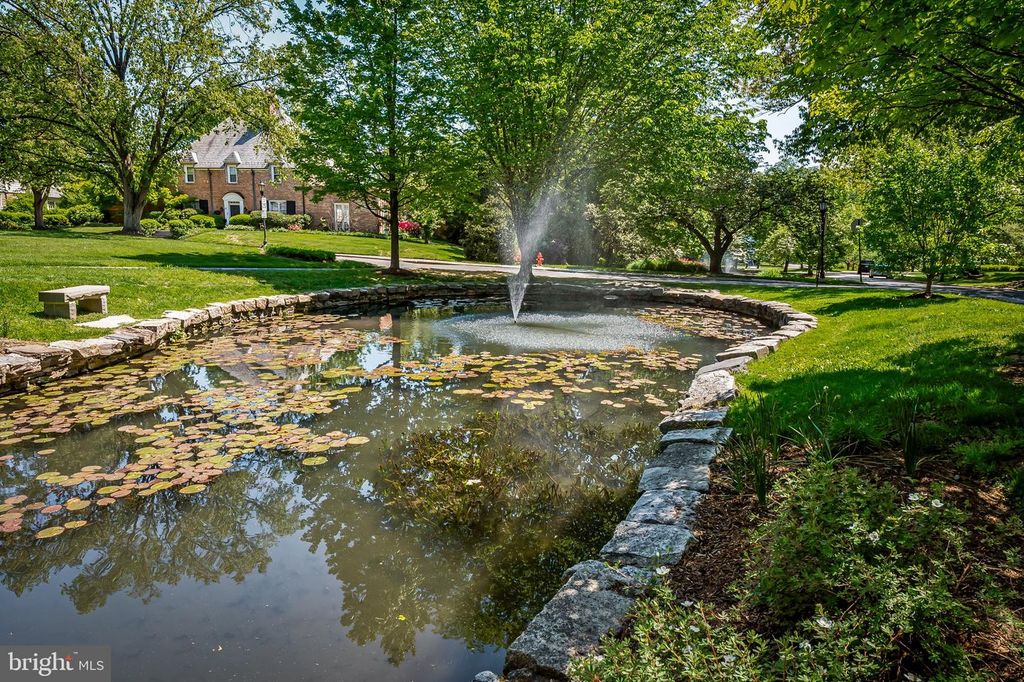 Image 44 of property listing at 212 SAINT DUNSTANS RD, Baltimore, MD 21212