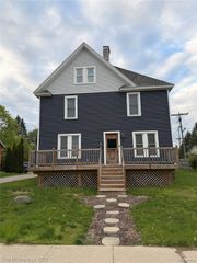 11 1ST Street, Oxford Village, MI 48371