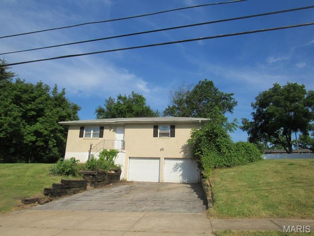11565 Mehl Avenue, Florissant, MO 63033
