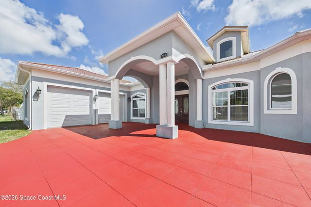 757 Donau Avenue NW, Palm Bay, FL 32907