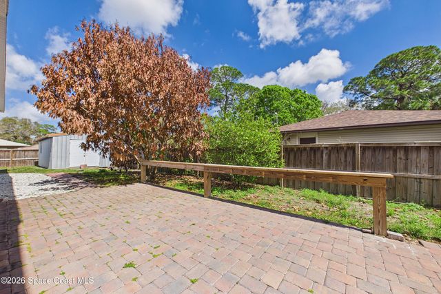 757 Donau Avenue NW, Palm Bay, FL 32907