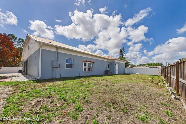 757 Donau Avenue NW, Palm Bay, FL 32907