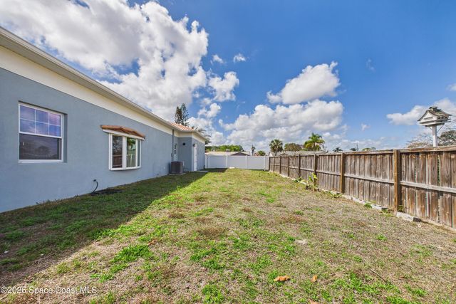 757 Donau Avenue NW, Palm Bay, FL 32907