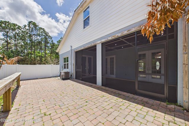 757 Donau Avenue NW, Palm Bay, FL 32907