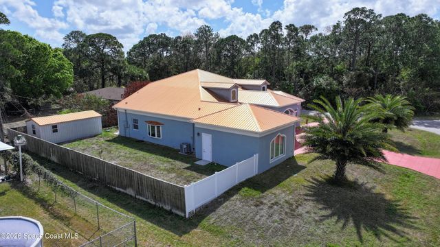 757 Donau Avenue NW, Palm Bay, FL 32907